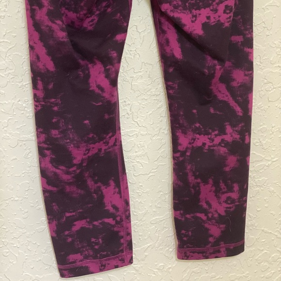 Lululemon Tie Dye Wunder Under Crop - Picture 9 of 10